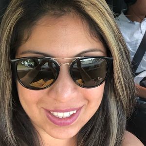 Meet your Posher, Edith